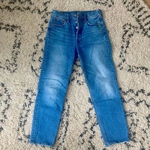 Gap Cheeky Straight Medium Wash Denim (Size 26) 👖